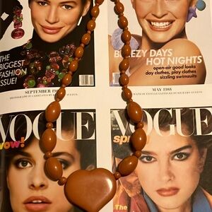 Pretty, beaded heart ❤️ shaped Vintage necklace from the 80s.